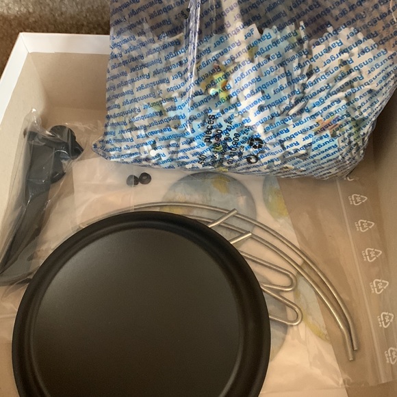 New in box Ravensburger 3D earth globe puzzle with stand sealed 550 pieces NEW - Picture 3 of 7